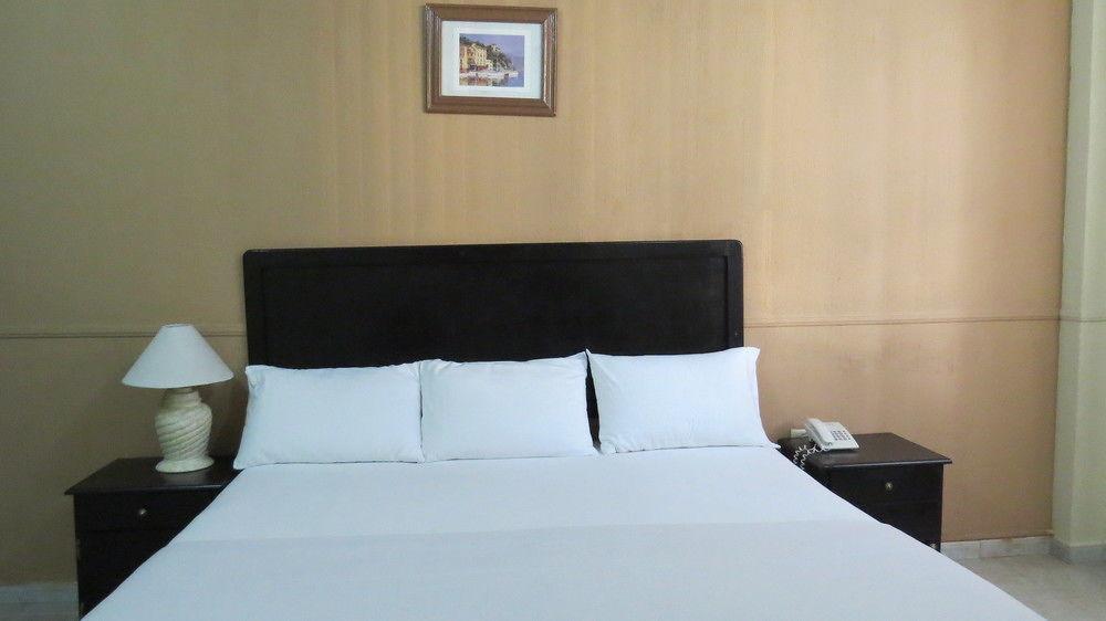 Hotel Marney อากวสคาเลียนเทส ภายนอก รูปภาพ
