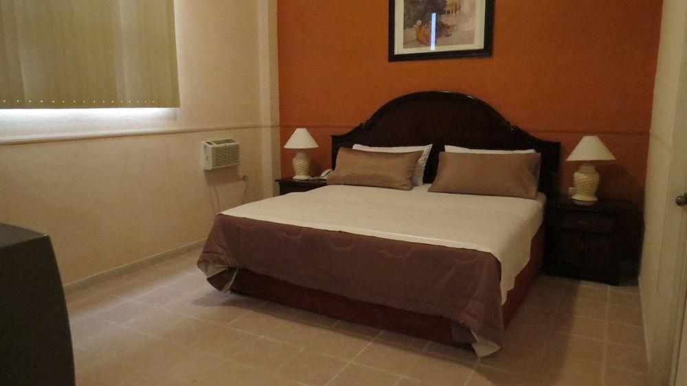 Hotel Marney อากวสคาเลียนเทส ภายนอก รูปภาพ
